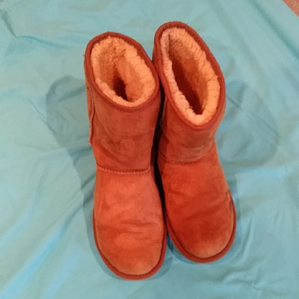 UGG SHEEPSKIN TAN BOOTS 6 fits 6-7